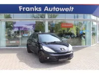 Gebraucht Peugeot 206 60 PS (44 kW) 2010 Lackierung schwarz perla nera/me (metallic) Kleinwagen