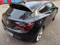 Gebraucht Opel Astra GTC Active 140 PS (102 kW) 2017 Schwarz Limousine