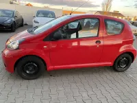 Gebraucht Toyota Aygo Basis 68 PS (50 kW) 2009 Rot Kleinwagen