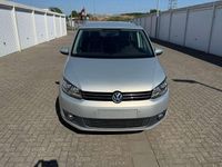 Gebraucht VW Touran Life 140 PS (102 kW) 2013 Silver leaf metallic Van / Kleinbus