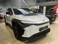 Gebraucht Toyota bZ4X Comfort 150 kW (204 PS) 2023 Platinumweiß perleffekt SUV