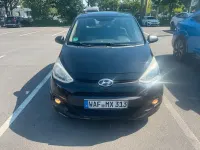 Gebraucht Hyundai i10 67 PS (49 kW) 2014 Schwarz Kleinwagen