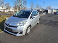 Gebraucht Toyota Verso-S Cool 99 PS (72 kW) 2014 Silber Van / Kleinbus