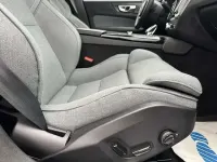 Gebraucht Volvo V60 Plus 253 PS (186 kW) 2022 Grau metallic Kombi