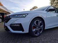Gebraucht Skoda Octavia RS 200 PS (147 kW) 2022 Moonweiss metallic Kombi