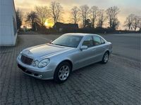 Gebraucht Mercedes E240 Elegance 177 PS (130 kW) 2003 Silber Limousine