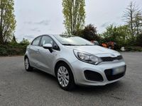Second-hand Kia Rio 109 CP (80 kW) 2011 Gri Hatchback