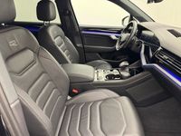 Gebraucht VW Touareg R-line 286 PS (210 kW) 2022 Black metallic SUV