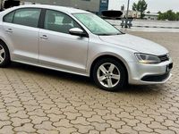 Gebraucht VW Jetta 150 PS (110 kW) 2011 Grau Limousine
