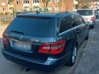 Gebraucht Mercedes E200 Elegance 184 PS (135 kW) 2011 Blau Kombi