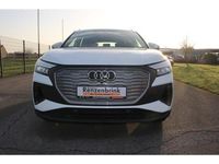 Gebraucht Audi e-tron Basis 194 kW (265 PS) 2023 Gletscherweiß metallic SUV
