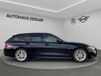 Gebraucht BMW 330e 184 PS (135 kW) 2022 Schwarz Kombi