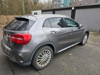 Gebraucht Mercedes GLA250 211 PS (155 kW) 2016 Grau SUV