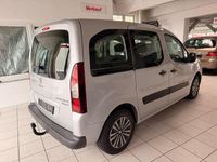 Gebraucht Peugeot TePee Active 114 PS (83 kW) 2013 Grau Kombi