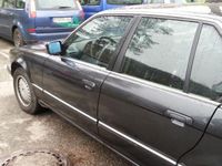 Gebraucht BMW 730 218 PS (160 kW) 1993 Schwarz metallic Limousine