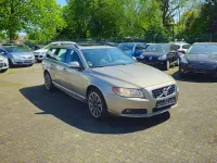 Gebraucht Volvo V70 Momentum 163 PS (119 kW) 2009 Gold Kombi