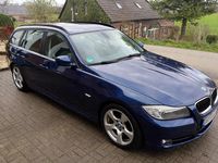 Gebraucht BMW 318 143 PS (105 kW) 2012 Blau Kombi