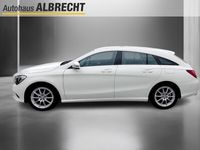 Gebraucht Mercedes CLA180 Shooting Brake Urban 122 PS (89 kW) 2016 Weiß Kombi