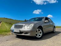 Gebraucht Mercedes E220 150 PS (110 kW) 2005 Beige Limousine