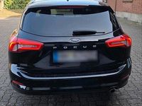 Gebraucht Ford Focus 120 PS (88 kW) 2018 Schwarz Kombi