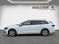 Gebraucht Skoda Superb Selection 150 PS (110 kW) 2024 Kristall weiss uni Kombi