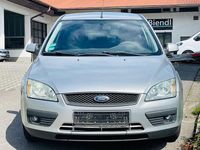 Używany Ford Focus Fun X 101 KM (74 kW) 2007 Srebrny Sedan/Limuzyna