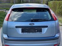 Gebraucht Ford Focus 101 PS (74 kW) 2005 Blau Limousine
