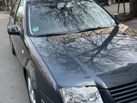 Gebraucht VW Bora 115 PS (84 kW) 2002 Blau Kleinwagen