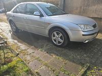 Gebraucht Ford Mondeo Ghia 170 PS (125 kW) 2002 Silber Limousine