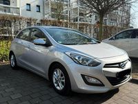Gebraucht Hyundai i30 135 PS (99 kW) 2014 Silber Kleinwagen