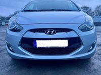 Gebraucht Hyundai i20 Comfort 150 PS (110 kW) 2011 Silber Limousine