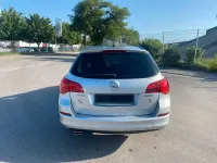 Gebraucht Opel Astra 140 PS (102 kW) 2011 Silber Kombi
