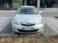 Gebraucht Opel Astra Design Edition 140 PS (102 kW) 2011 Silber Kombi