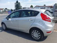 Gebraucht Ford Fiesta Trend 82 PS (60 kW) 2010 Polarsilber metallic Kleinwagen