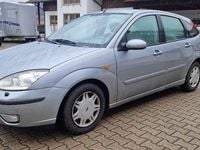 Gebraucht Ford Focus Ghia 101 PS (74 kW) 2003 Silber Limousine