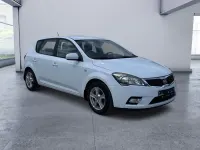 Gebraucht Kia Ceed Attract 90 PS (66 kW) 2010 Weiß Kleinwagen