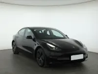 Käytetty Tesla Model 3 324 kW (441 HP) 2021 Musta Sedan