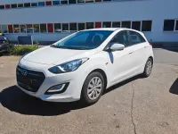 Gebraucht Hyundai i30 101 PS (74 kW) 2015 Weiß Limousine
