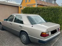 Gebraucht Mercedes E250 90 PS (66 kW) 1992 Limousine
