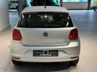 Gebraucht VW Polo Trendline 75 PS (55 kW) 2016 Reflexsilber (metallic) Kleinwagen