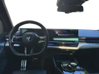 Gebraucht BMW 520 M Sport 197 PS (144 kW) 2024 Grau Limousine
