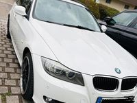 Gebraucht BMW 318 143 PS (105 kW) 2012 Weiß Limousine