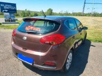 Używany Kia Ceed Attract 99 KM (72 kW) 2014 Brązowy Hatchback
