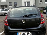 Gebraucht Dacia Sandero Stepway 82 PS (60 kW) 2012 Grau Limousine