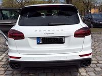 Second-hand Porsche Cayenne 299 CP (219 kW) 2015 Alb SUV