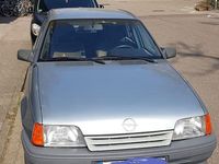 Gebraucht Opel Kadett 75 PS (55 kW) 1988 Silber Kleinwagen