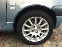 Gebraucht Renault Twingo Initiale 75 PS (55 kW) 2004 Silber metallic Kleinwagen