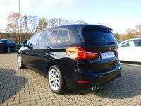 Gebraucht BMW 220 Gran Tourer Sport Line 190 PS (139 kW) 2021 Schwarz Van / Kleinbus
