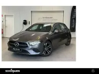 Gebraucht Mercedes A200 Progressive 163 PS (119 kW) 2024 lack mountaingrau Limousine