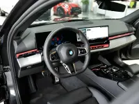 Gebraucht BMW 520 M Sport 197 PS (144 kW) 2025 Grau Kombi